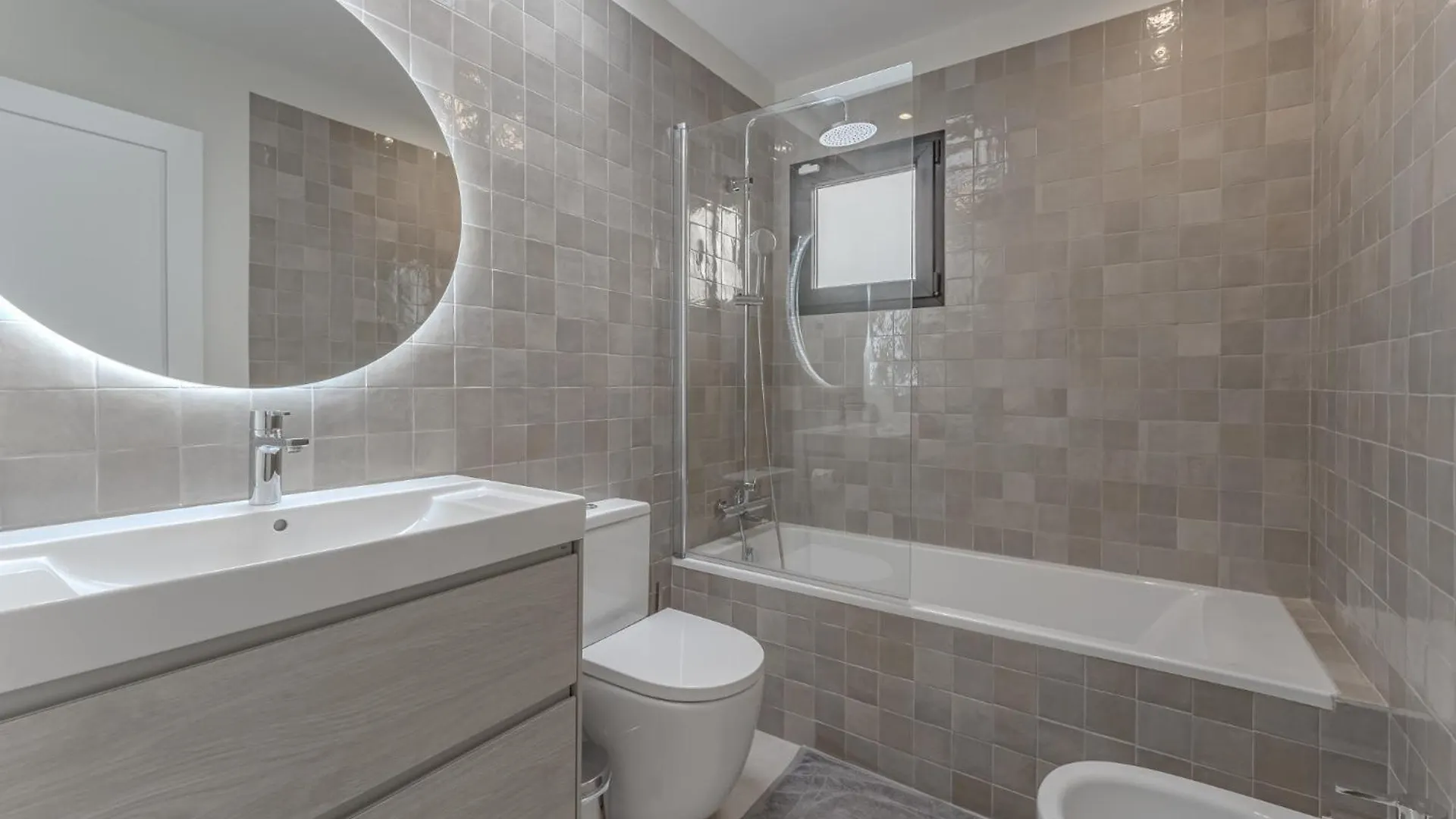 Exclusive New Townhouse In Playa Paraiso 아데제 펜션
