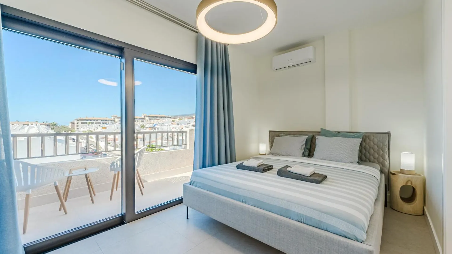 펜션 Exclusive New Townhouse In Playa Paraiso 아데제