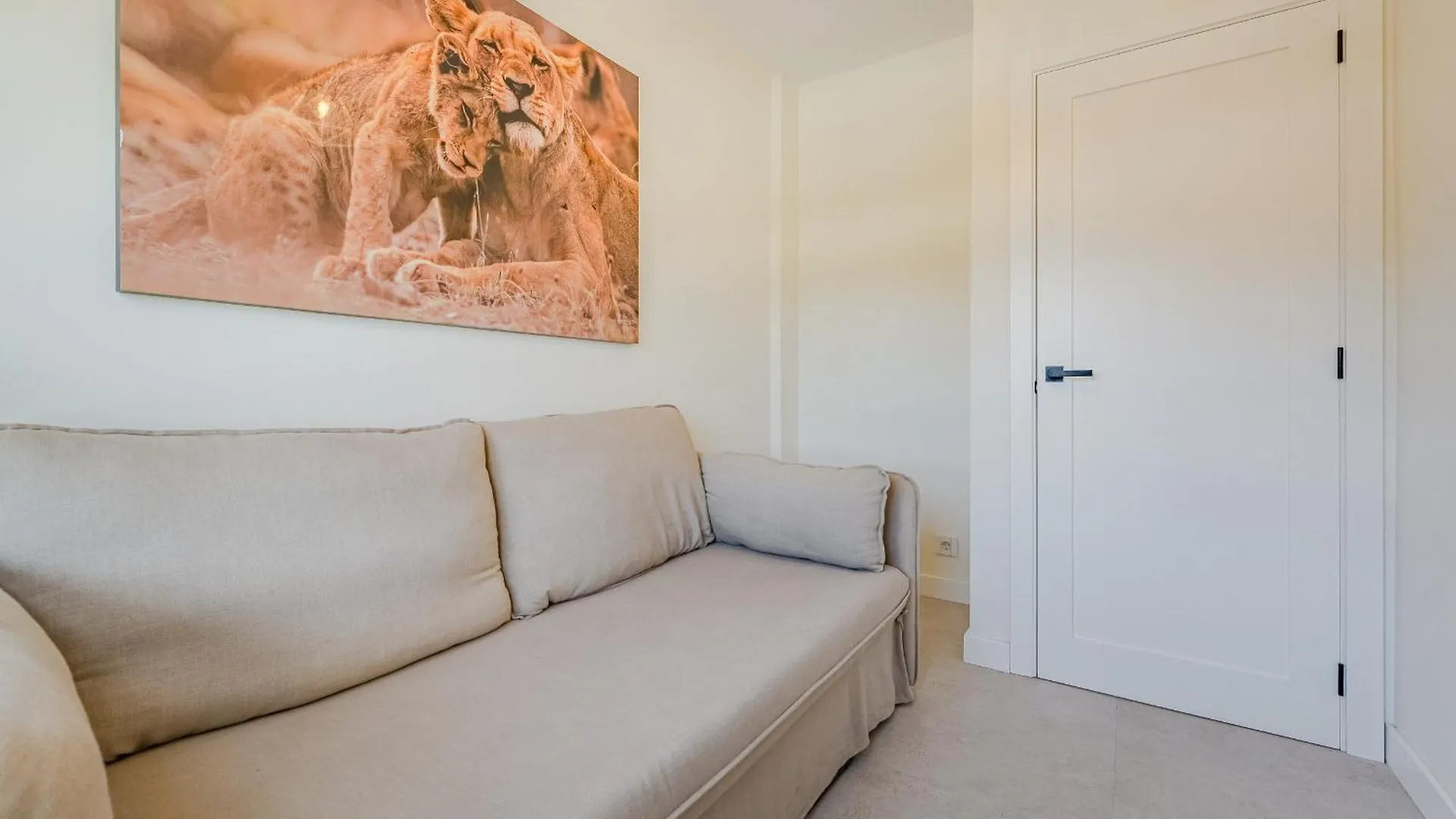 Exclusive New Townhouse In Playa Paraiso 아데제 스페인